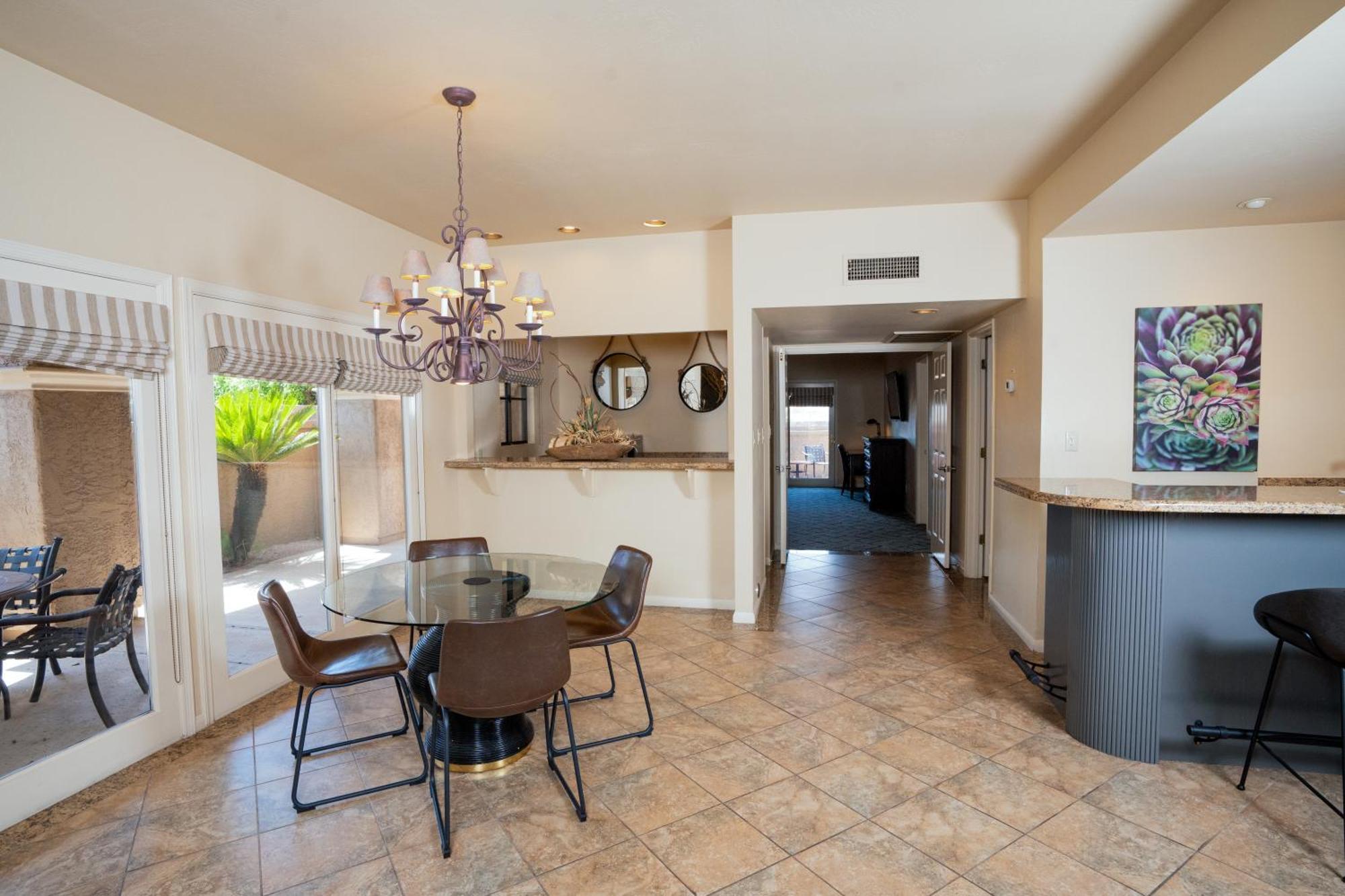 The Scottsdale Plaza Resort & Villas Paradise Valley Exterior photo